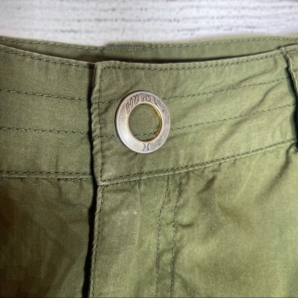 Hurley Khaki Hi-Lo Flap Pockets Pleated Mini Skirt Sz 3 - Picture 2 of 11